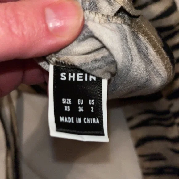 Tiger Print Crop Top Size XS - Picture 5 of 5